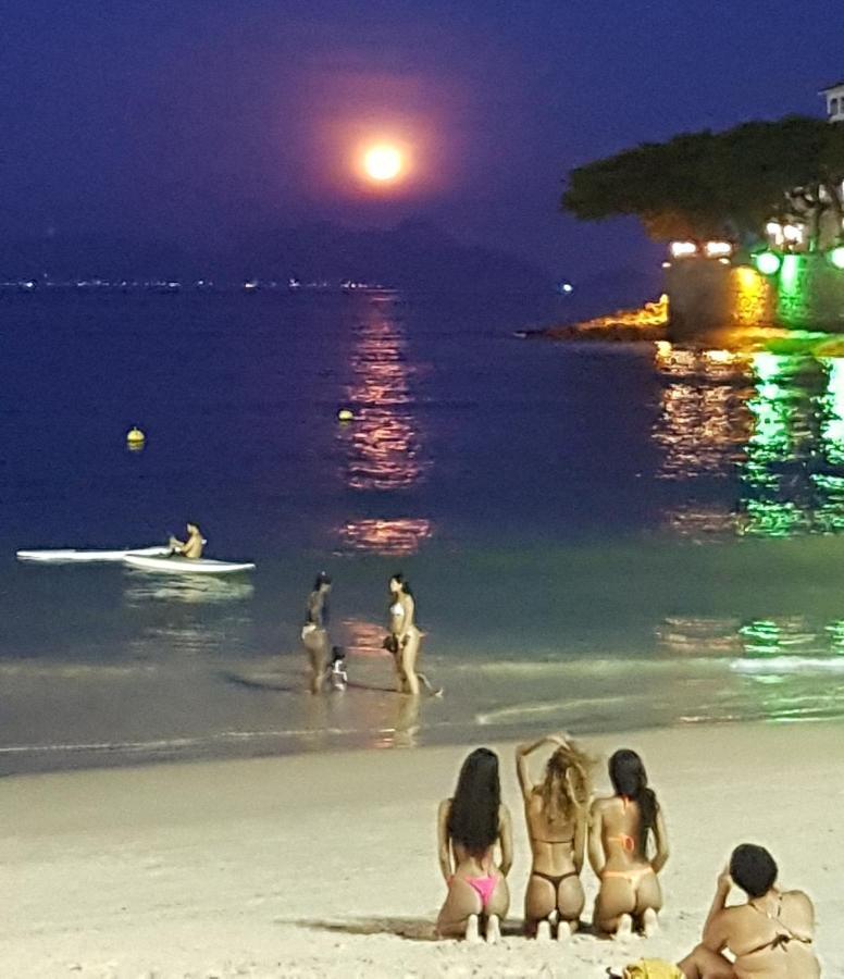 Pe Na Areia Na Quadra Copacabana Localizacao Rio Wifi 100mb * Río de Janeiro