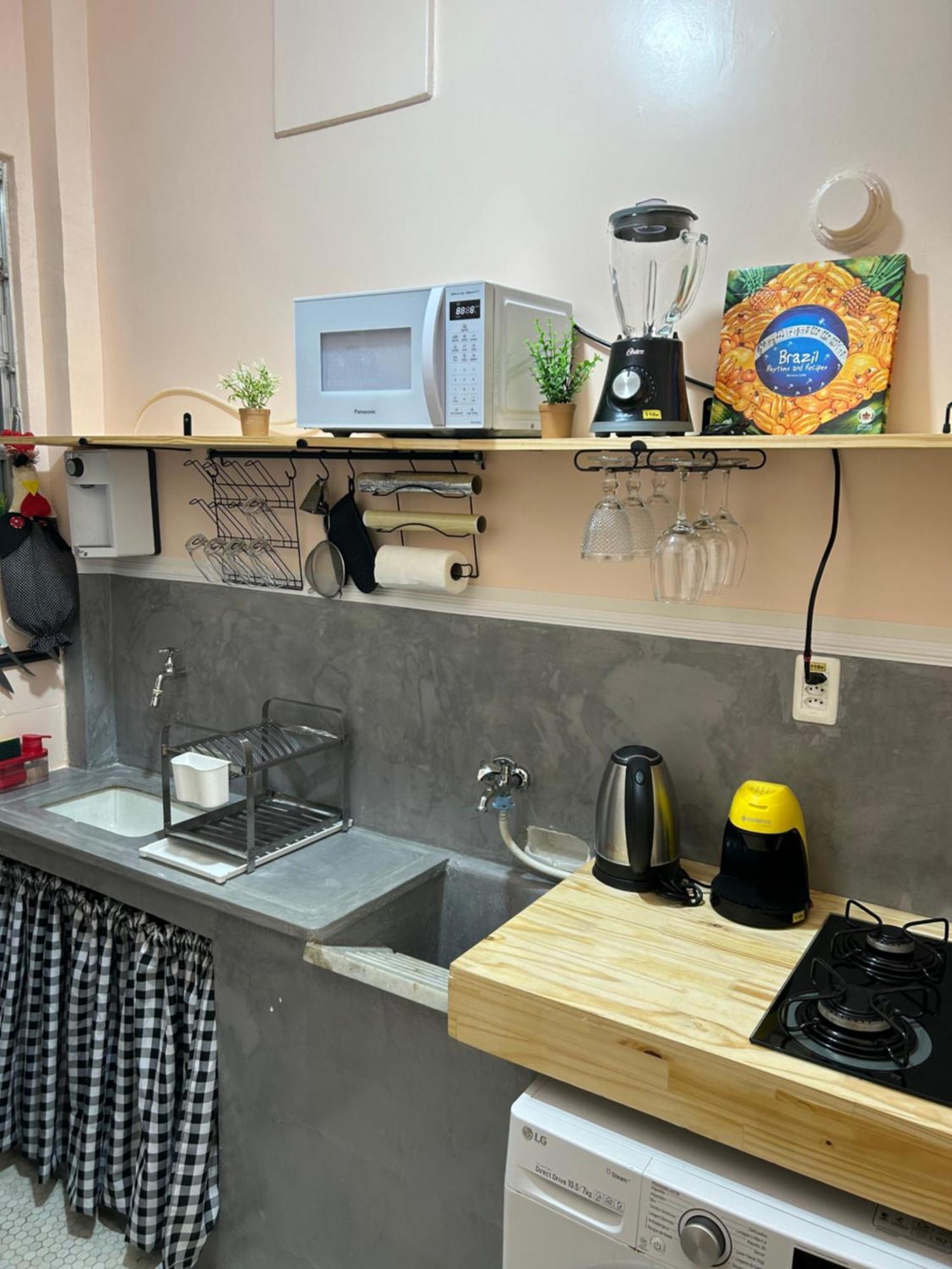 Pe Na Areia Na Quadra Copacabana Localizacao Rio Wifi 100mb Apartamento *